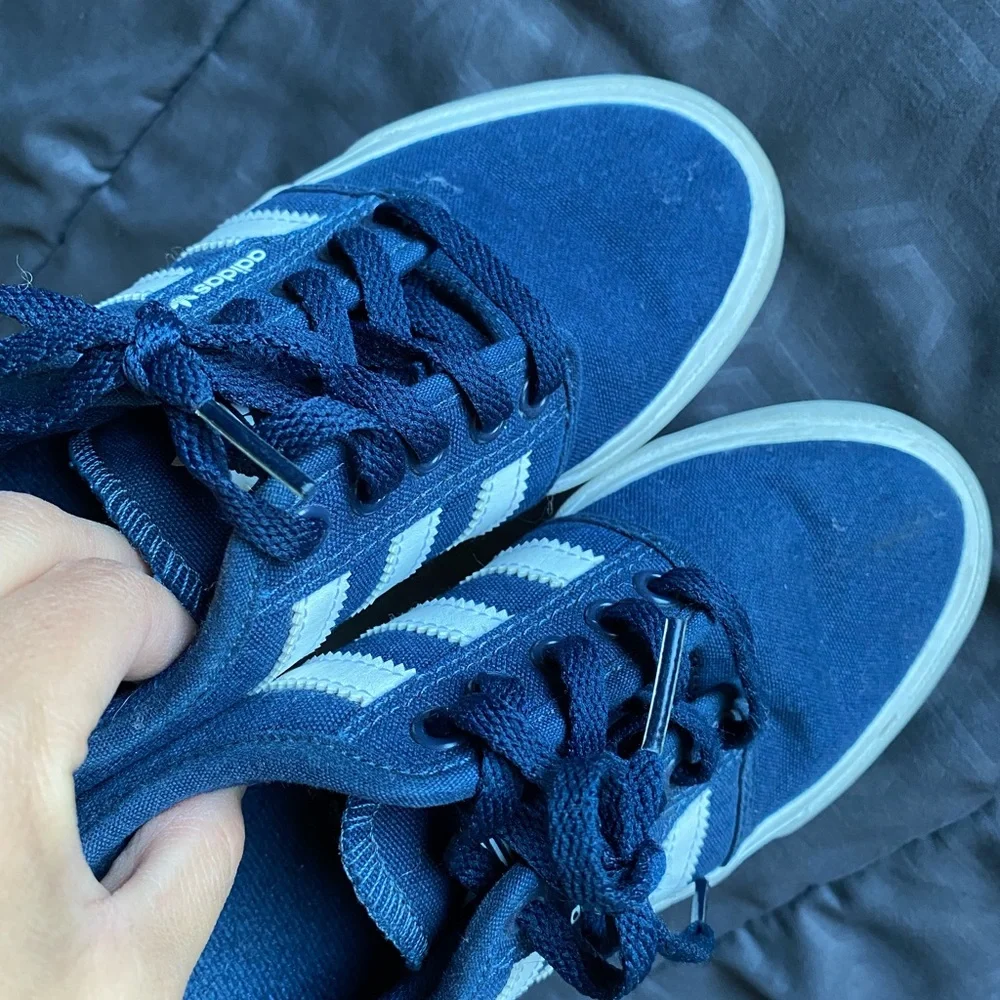 Adidas 3y kids shoes